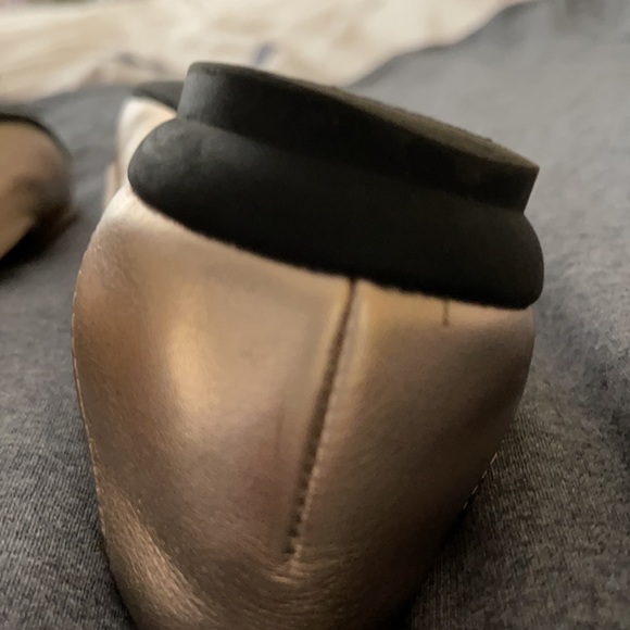 Pre-owned Gold Clark Woman Shoes - Picture 4 of 7